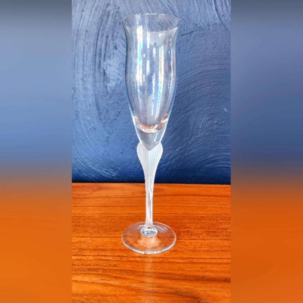 Fluted Champagne Glass Goblet Mikasa Crystal Sea Mist Clear Frosted Stem 9 3/8"